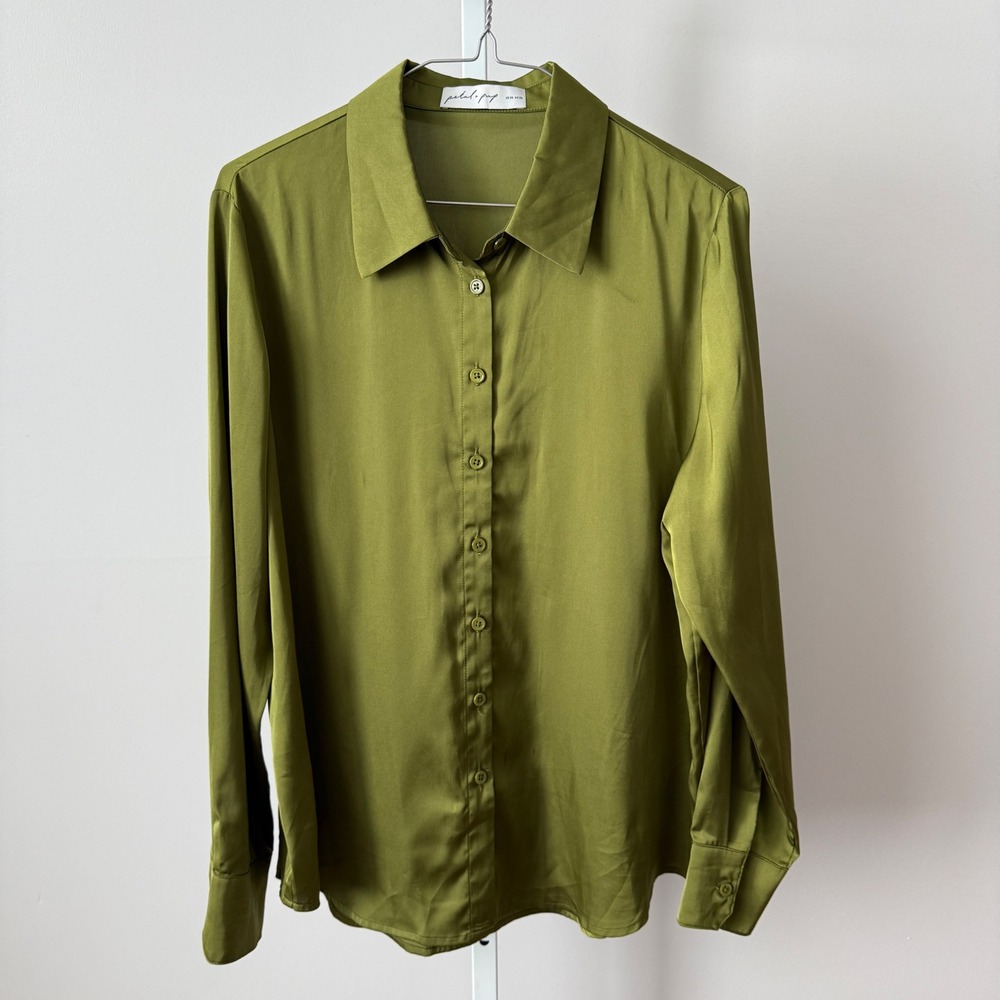 Petal and Pup sz‎ XS Olive Green Satin Button Blouse Shirt Preppy Minimalist